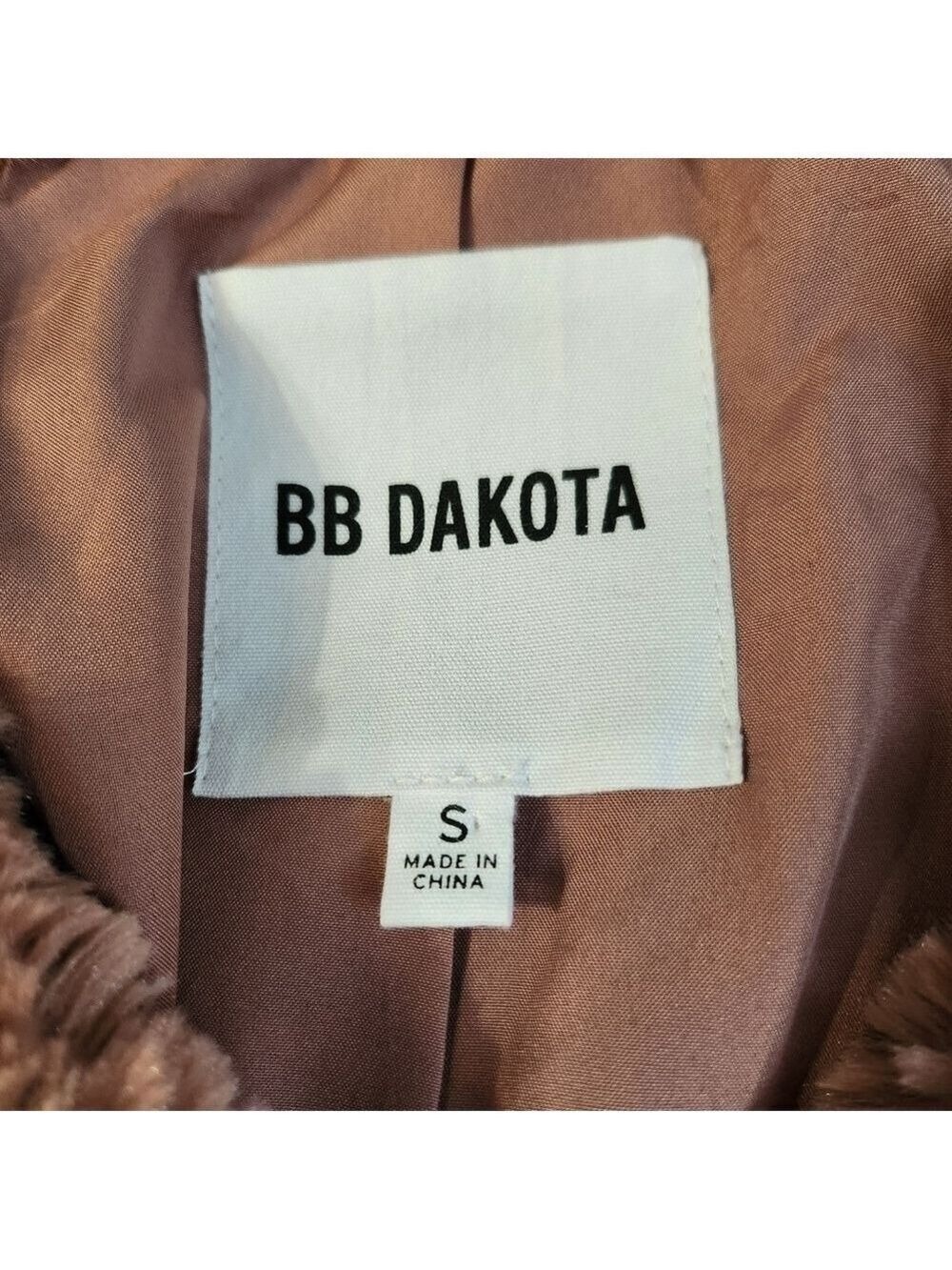 BB Dakota Blush Faux Fur Coat - Picture 5 of 9